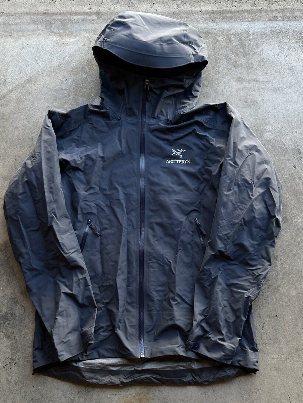 Arc’teryx Beta LT Jacket Men’s Large GORE-TEX Shell Size L Gorp Rain Navy Blue